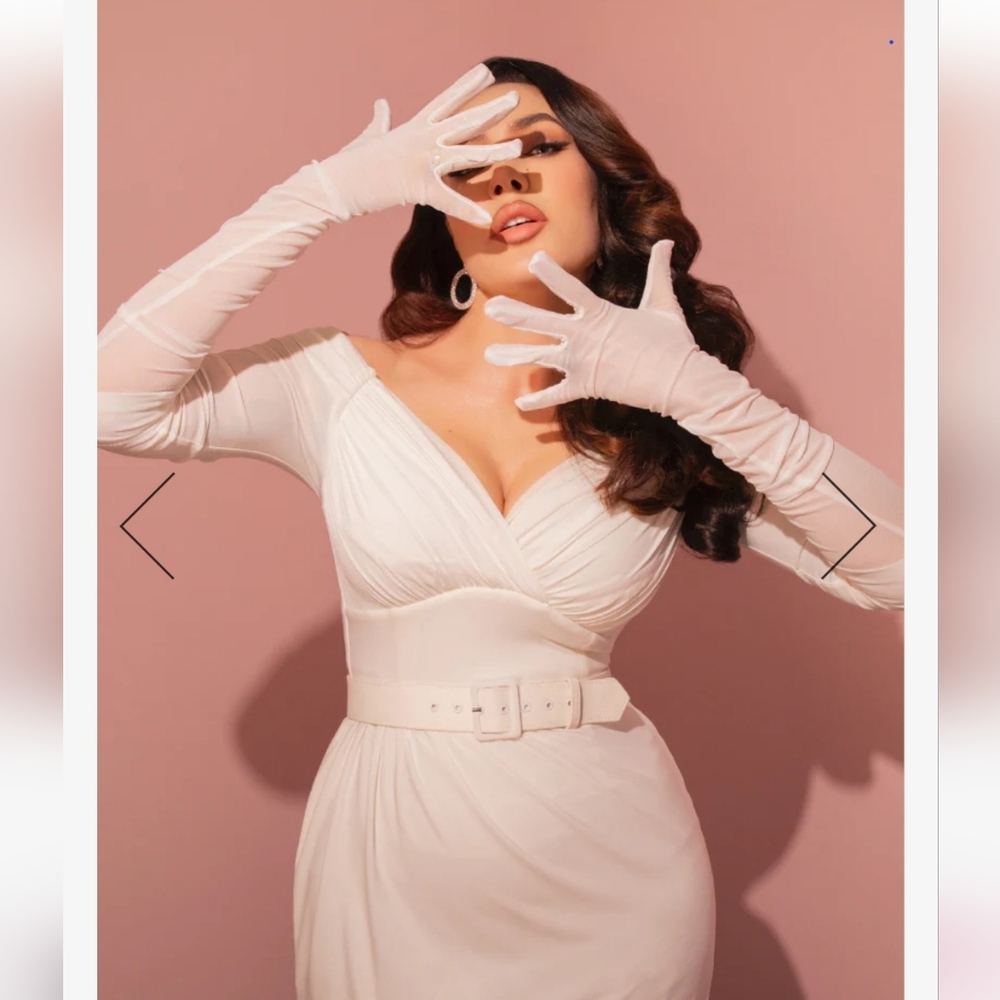 Vixen by Micheline Pitt Full length Mesh Opera Gloves